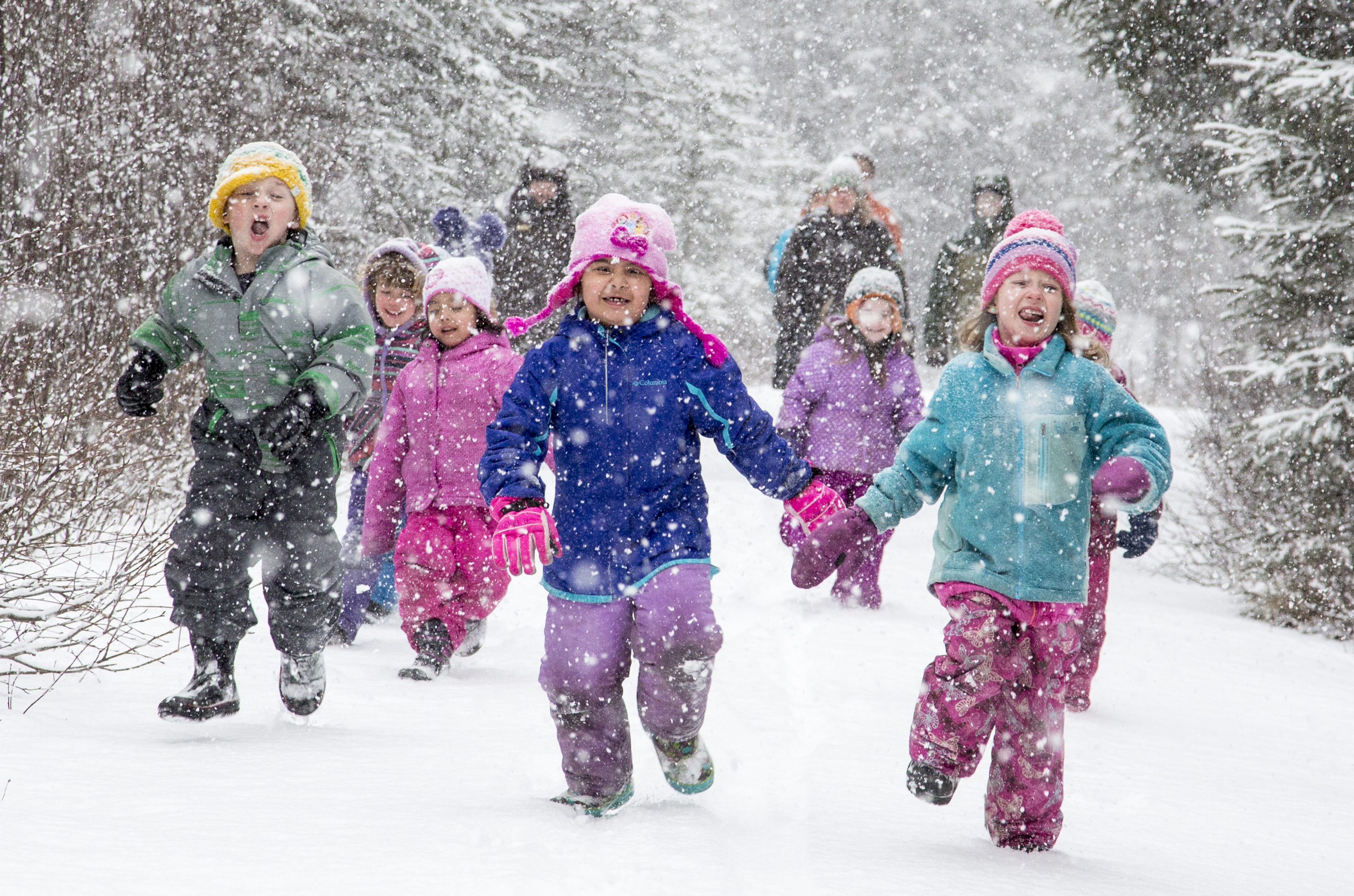 UK Braced for Significant Snowstorm Bringing Potential White Christmas